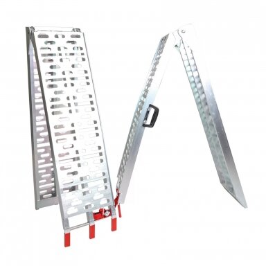 Pakrovimo rampos - trapai 680 kg. Pakrovimo rampos - trapai 680 kg.