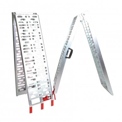 Pakrovimo rampos - trapai 680 kg. Pakrovimo rampos - trapai 680 kg.